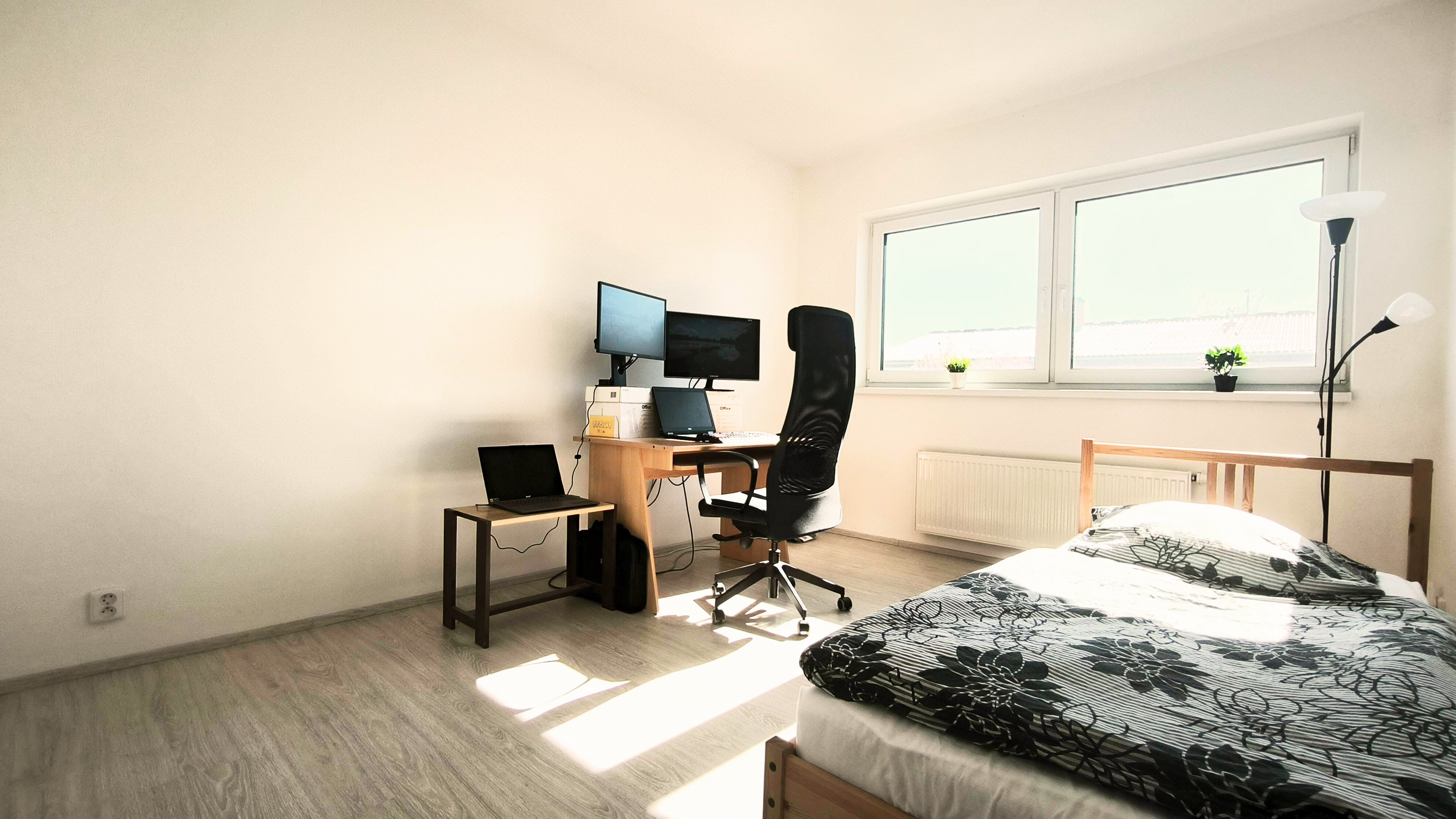 Ložnice s pracovnou